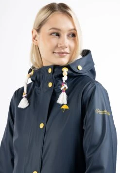 Schmuddelwedda Regenmantel Mit Webpelzfutter KeytiParkaMarine Donna Cappotti WD221U0P7-K12 3 Schmuddelwedda Regenmantel Mit Webpelzfutter KeytiParkaMarine Donna Cappotti WD221U0P7-K12 -Schmuddelwedda 7c3c16e858aa4e6cbff106b260d50a8b