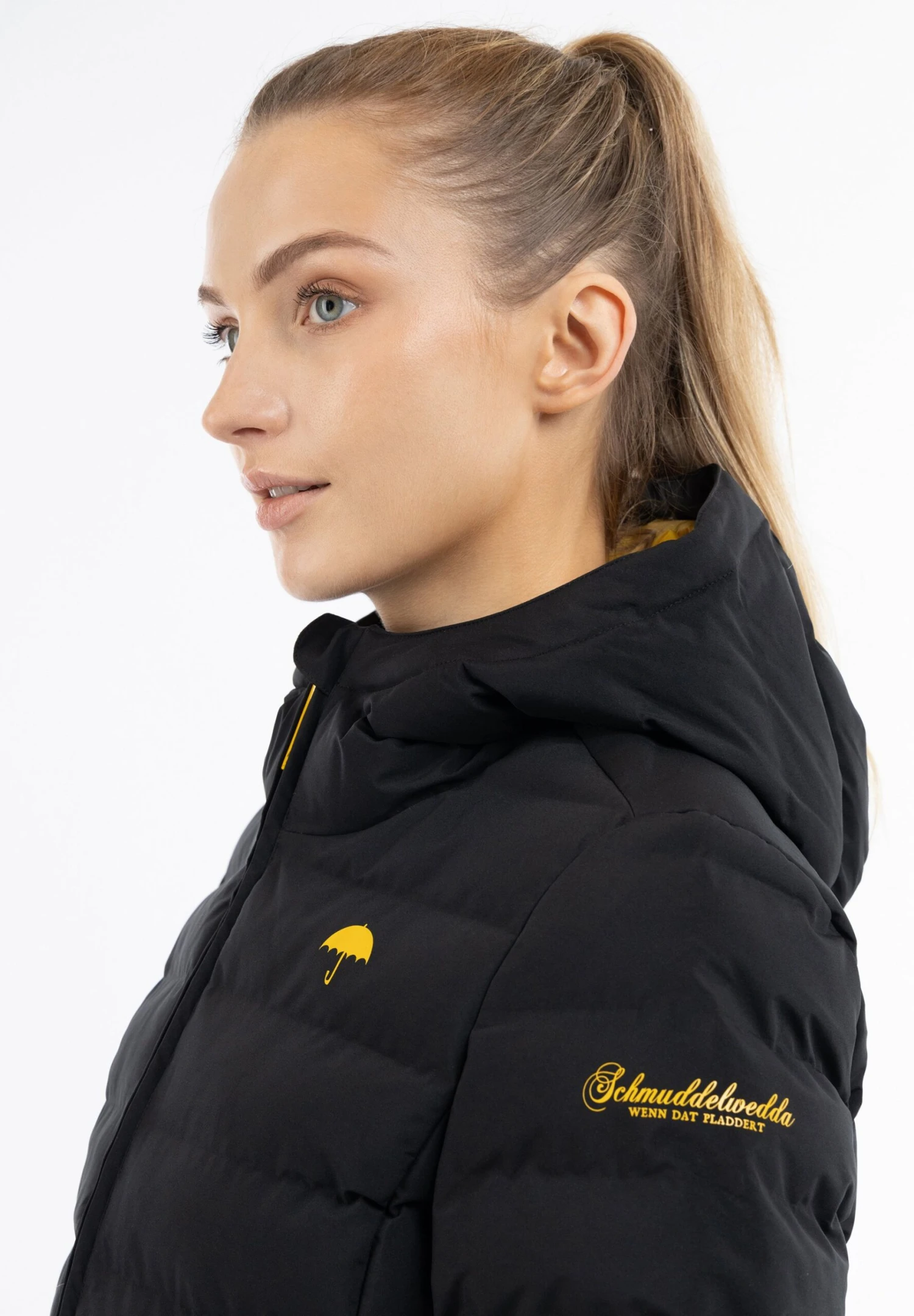 Cappotto InvernaleSchwarz Donna Cappotti WD222T0AF-Q11 Schmuddelwedda Cappotto InvernaleSchwarz Donna Cappotti WD222T0AF-Q11 -Schmuddelwedda 8fccd5c9130d4aee93aa0af12a571ee9 scaled