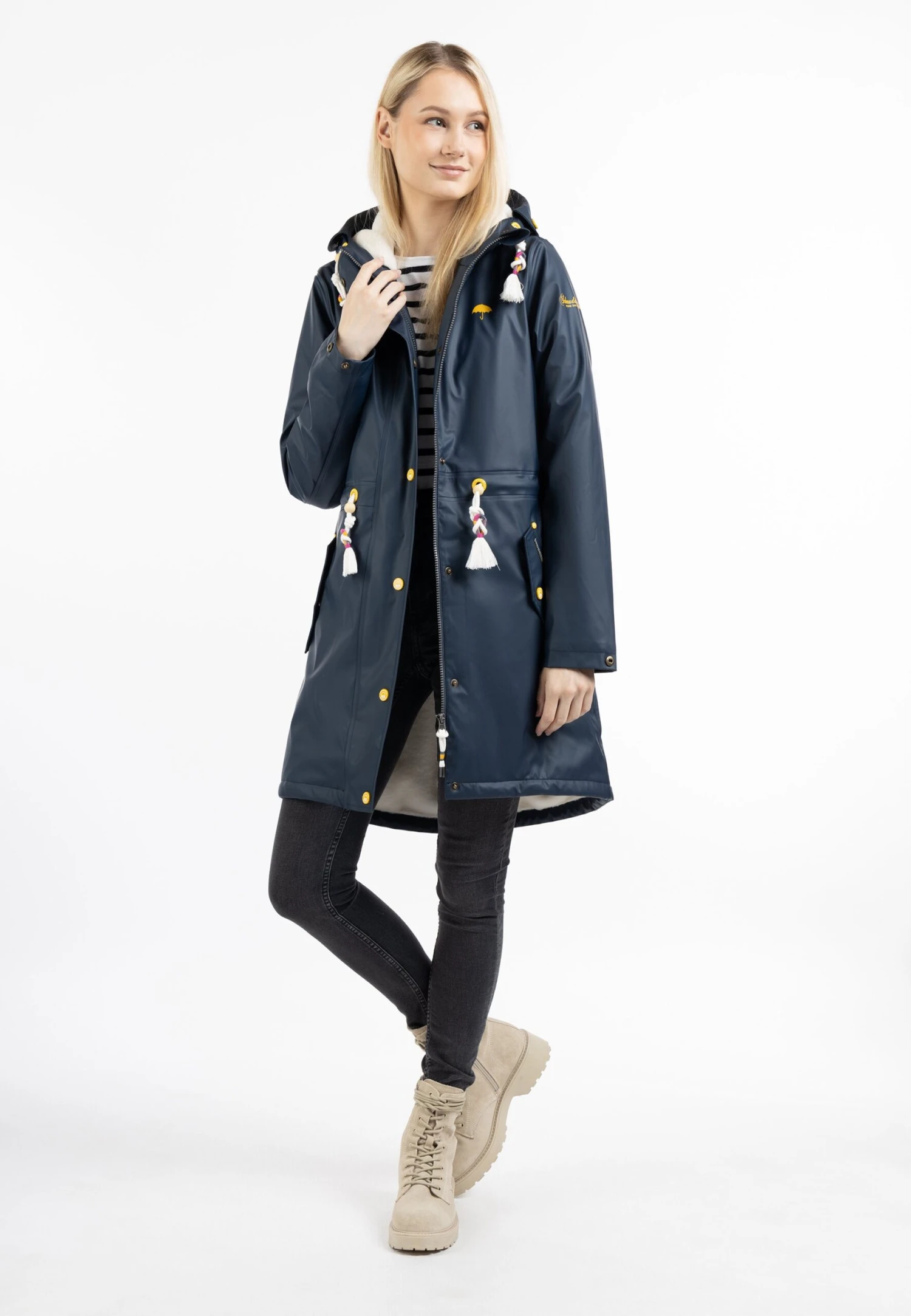 Schmuddelwedda Regenmantel Mit Webpelzfutter KeytiParkaMarine Donna Cappotti WD221U0P7-K12 Schmuddelwedda Regenmantel Mit Webpelzfutter KeytiParkaMarine Donna Cappotti WD221U0P7-K12 -Schmuddelwedda 9787367755174862b23089d674839fad scaled